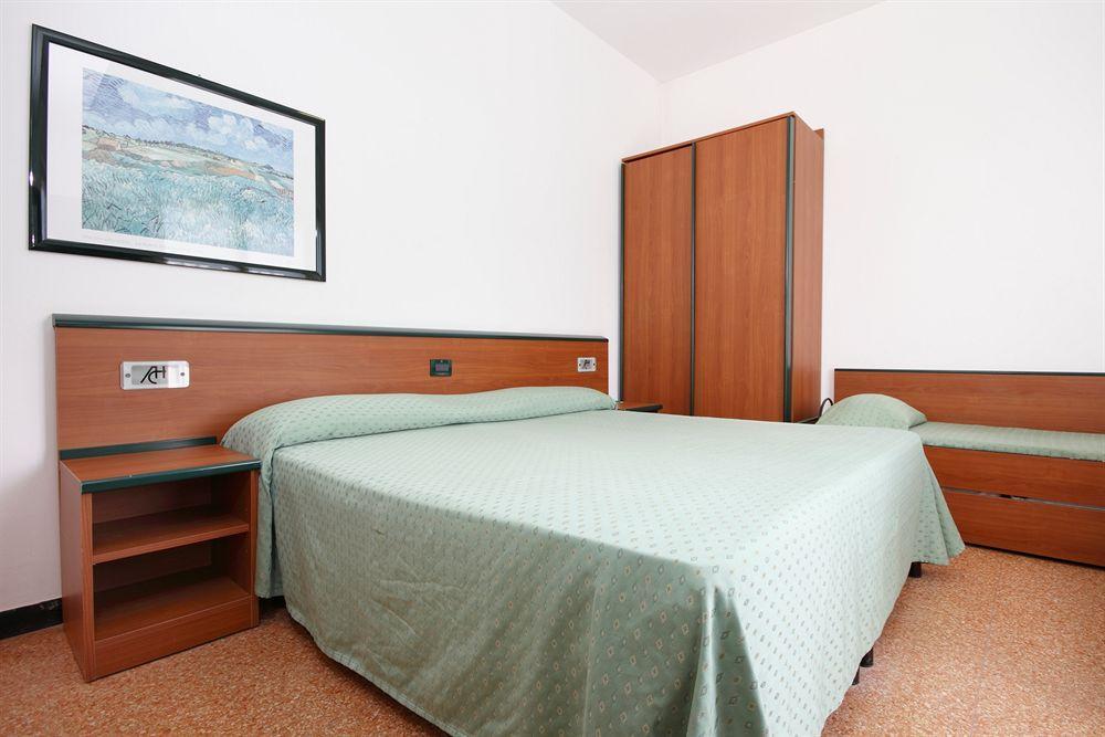 Albergo Adriana Челле-Лигуре Экстерьер фото