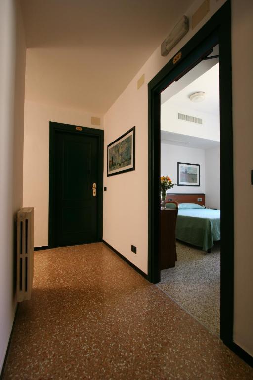 Albergo Adriana Челле-Лигуре Экстерьер фото