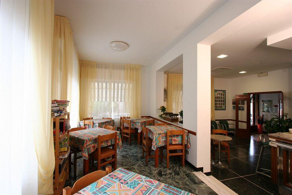 Albergo Adriana Челле-Лигуре Экстерьер фото