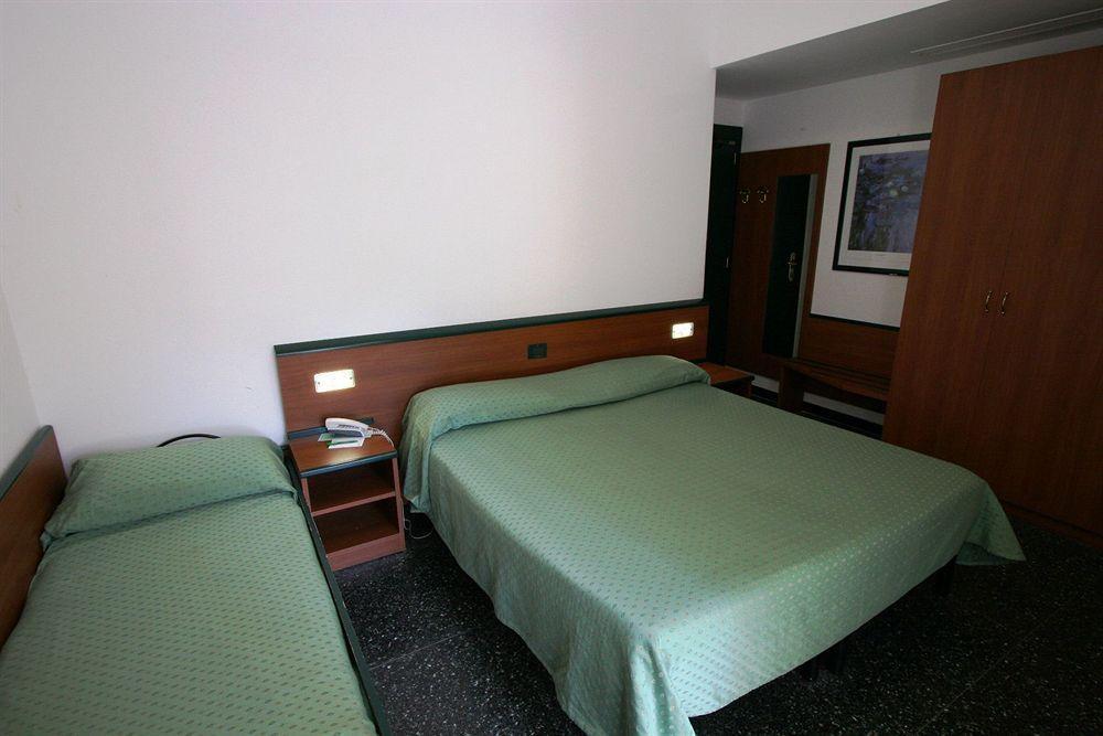 Albergo Adriana Челле-Лигуре Экстерьер фото